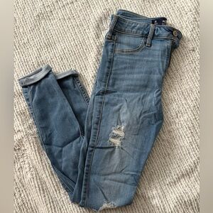 HOLLISTER Women’s Classic Blue Distressed Jeans, Size 26